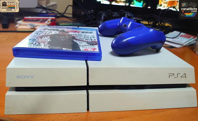 Archivo:PS4 2.JPG